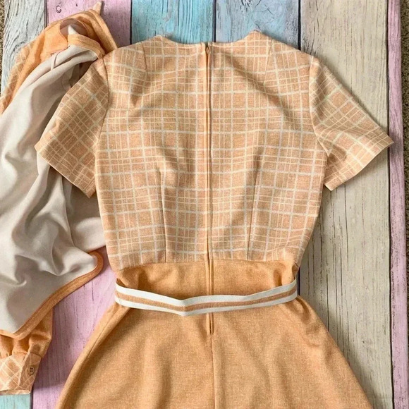 Mr. Mench Vintage 1970s two piece jacket and midi dress set - Picture 10 of 11